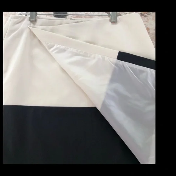 Vince Camuto wrap style short skirt cream black size 6 - Picture 3 of 4